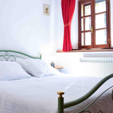 Les Grands Pres Des Baronnies Guest House La Roche-sur-le-Buis Exterior photo